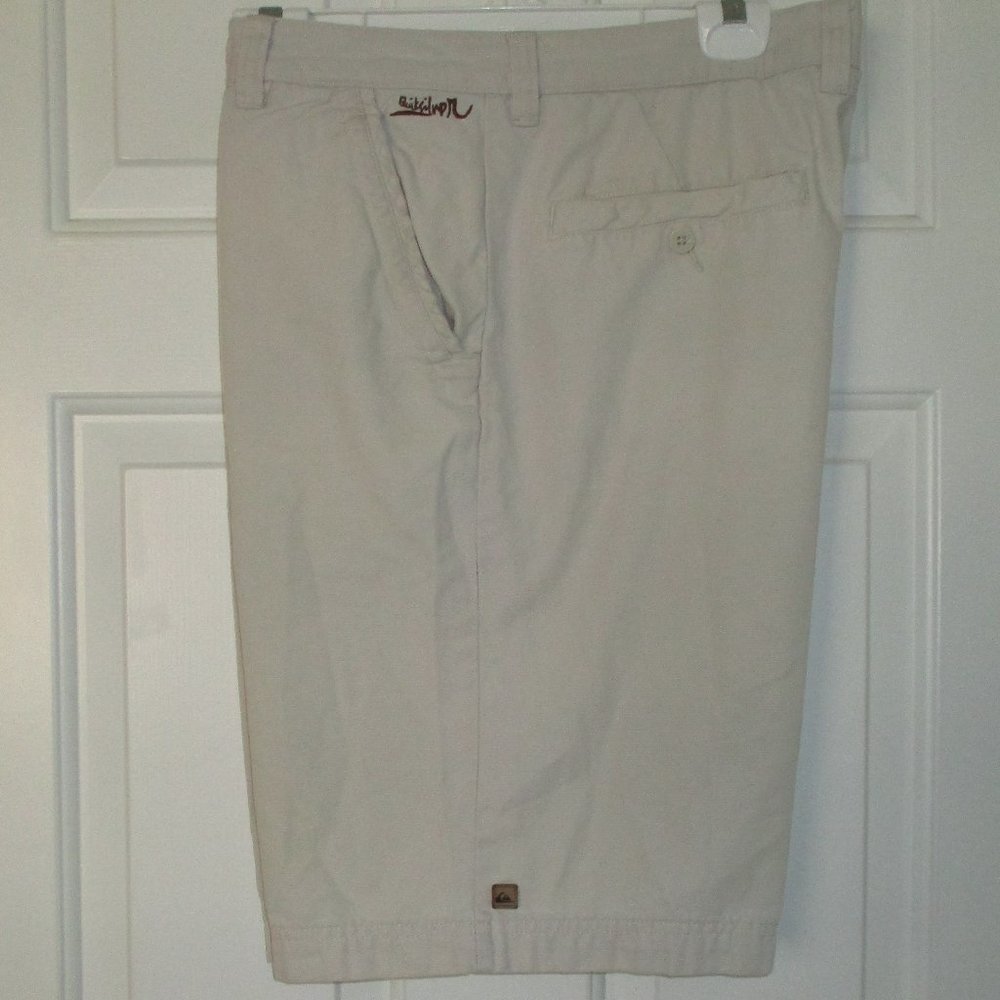 Quiksilver Mens Flat Front Oyster Cotton 5-Pocket Bermuda Short Pant - Size 34W